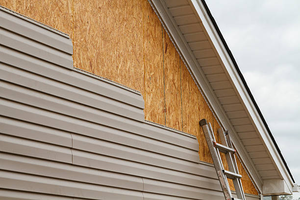 24/7 Emergency Vinyl Siding experts in Lakemore, OH